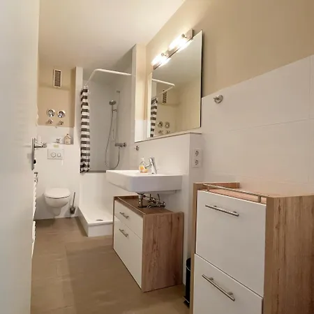 Im Ruhigen Mit Balkon Βέστερλαντ